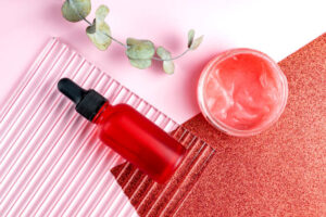 اسانس توت فرنگی مایع آرایشی